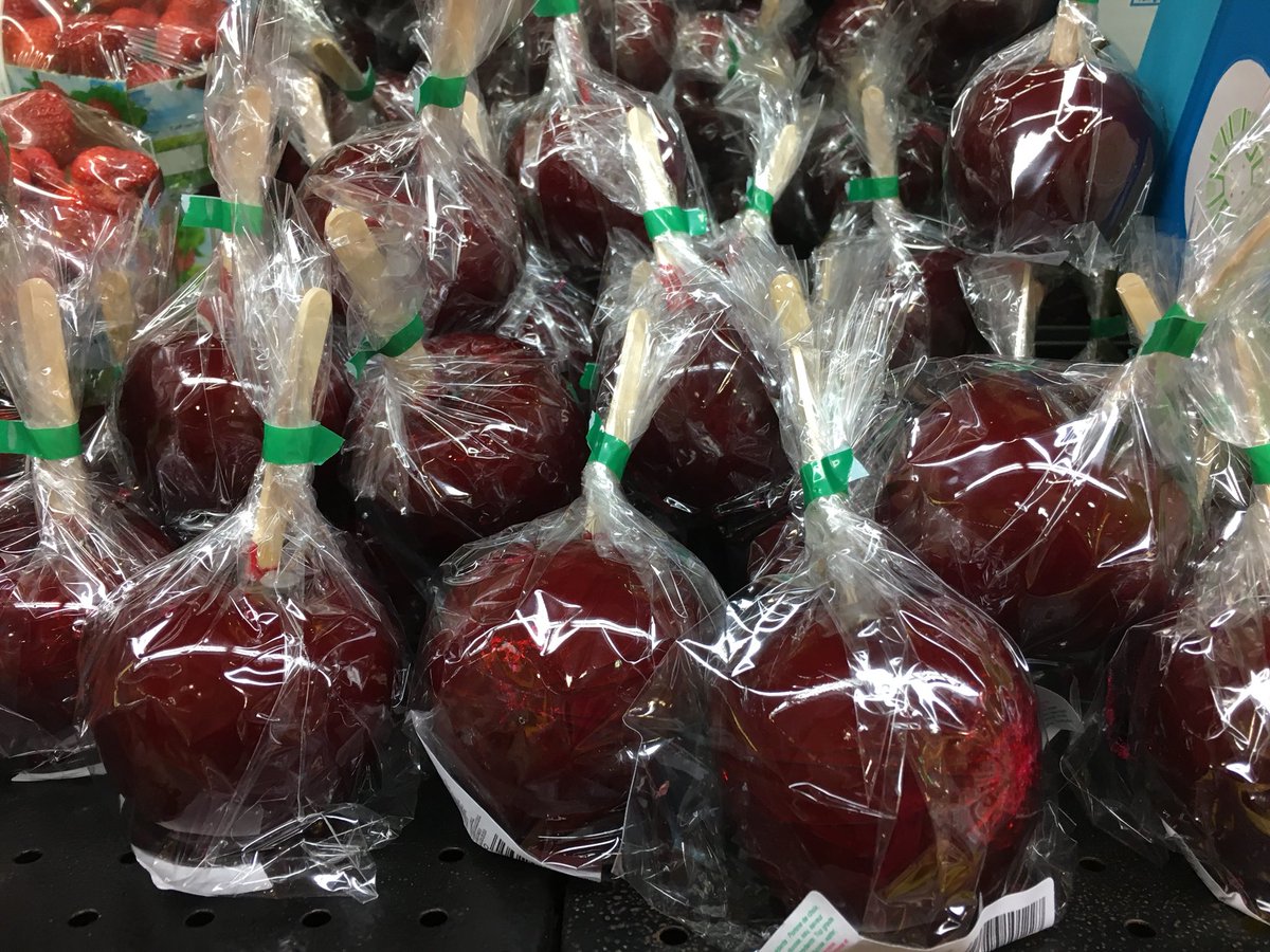 PamPetrakos's tweet photo. Well, hello there Candy Apples π #perfectfalltreat https://t.co/z3UPmPbH1B