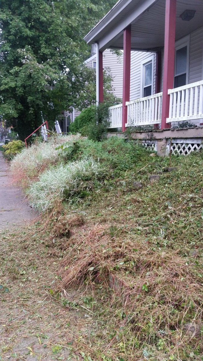 JonathanEvanow1's tweet photo. Huge garden/yard prep for rock bed and rock wall install. https://t.co/PzvcVixByB