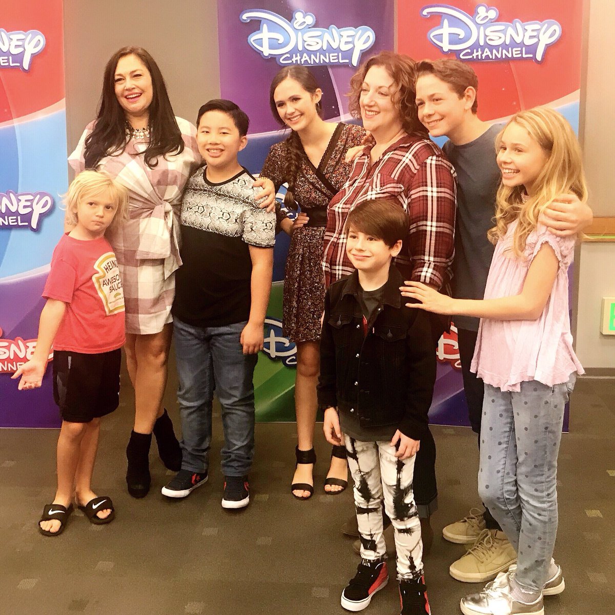 KristinCruz's tweet photo. Now THAT was a magical morning!!

⚡️Today Mommy Bloggers &amp; Parenting Lifestyle Experts gathered up the kids for an early screening of @DisneyChannel ‘s Fall Preview PLUS an exclusive viewing of the new #LEGENDARY Music Video🙌🏼🙌🏼

Follow #DisneyChannel 4 BTS😉 https://t.co/U7GFYQ391x