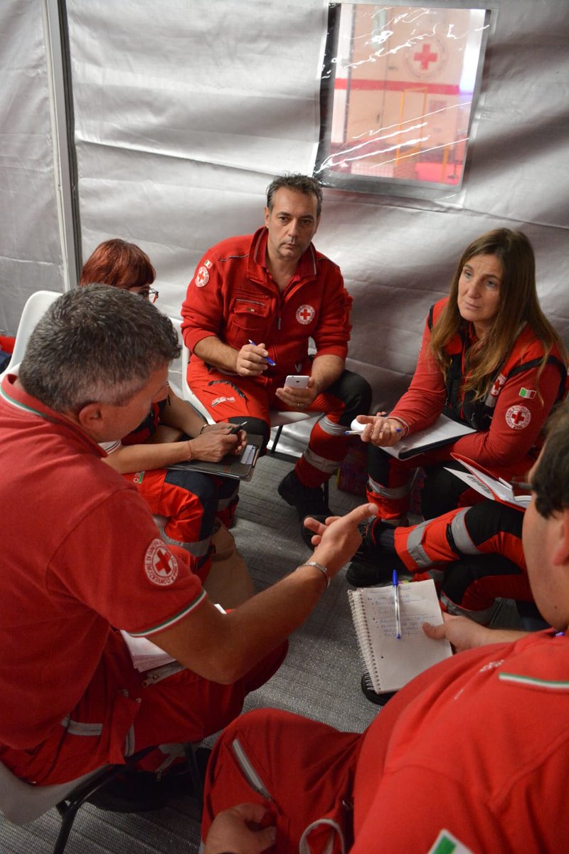 crocerossa's tweet photo. Grazie a tutti i nostri Volontari che ogni giorno si formano, si preparano e si confrontano per farsi trovare pronti ogni volta di più! Stare insieme al #REAS2018 è stata una bella occasione per tre giorni intensi di workshop, incontri e condivisione. https://t.co/SJZItyZJmX