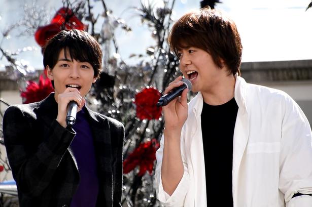 TeamTakasugi's tweet photo. 181006 Metal Macbeth (disc 3) Special Talk Event

@MahiroTakasugi_ and Kenji Urai sang The Longest Night is So Long 『明けない夜はSO LONG』.

#高杉真宙 #TakasugiMahiro #浦井健治 #UraiKenji #柳下大 #TomoYanagishita #メタルマクベス #MetalMacbeth https://t.co/VfLw4HGUNU