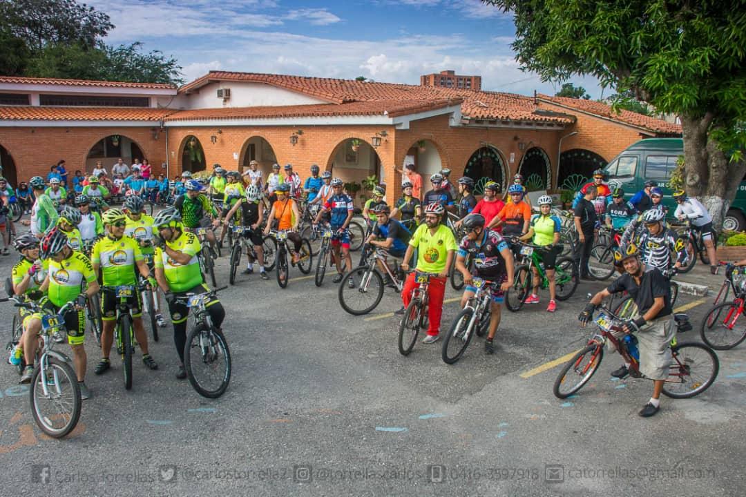 CesarRaices's tweet photo. RT @FUNDELA_LARA: Ciclopaseo por las ciudades de #Barquisimeto y #Cabudare en beneficio a los niños del #HONIM.
Hermosa experiencia que recorrió las principales avenidas de estos dos municipios del estado #Lara.
Las fotos son de Carlos Torrellas.
@Cic… https://t.co/VQLHbyhWDQ