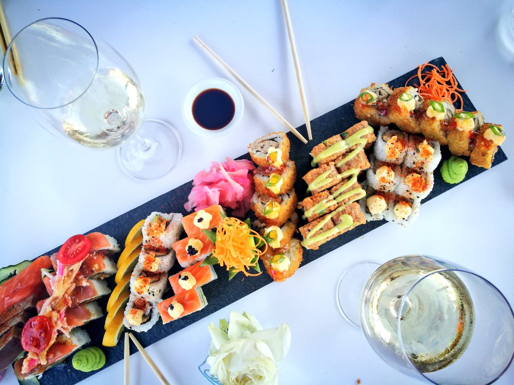 AnnasDumpling's tweet photo. Sunday's are meant to be spent in the sun &amp; what better way to celebrate the return of summer @VistaMarinaCPT you are a special gem. Thanks for spoiling us! #VistaStyle #InCapeTown #sushisubday #cocktails🍹 #delicousfood #exlorecapetown #foodiegasm #meetSouthAfrica #mysouthafrica https://t.co/ajKKcgdWrr
