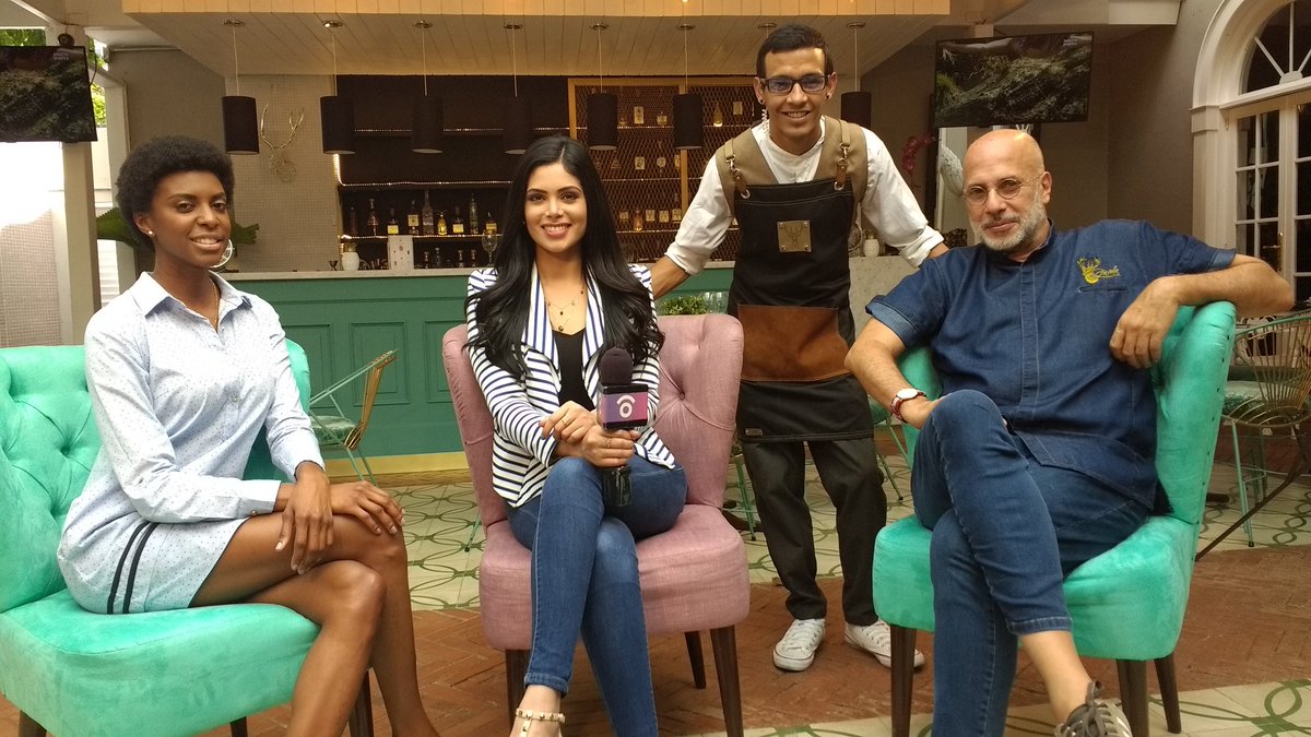 Luego de unas merecidas vacaciones <a href="/FavolaCcs/">Favola Ristorante</a> vuelve a abrir sus puertas para ofrecer su fabulosa carta con renovadas instalaciones y servicios de primera... Ven a conocerlo junto a <a href="/KarielysCR/">Karielys Cuadros</a> hoy mismo desde las 6:30pm por <a href="/Venevision_Plus/">Venevision Plus</a>