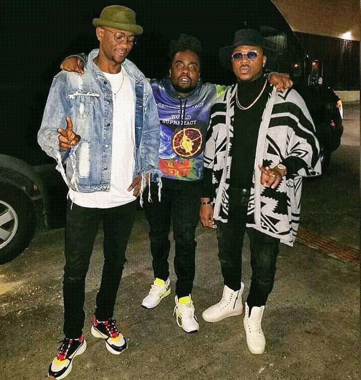 togomusicshow's tweet photo. Informations sur le hit DJ Dosé du Binôme Toofan et Wale ici 

https://t.co/dmK2xSPhYV

#Toofan
#Wale 
#DjDosé 
#Conquistador https://t.co/M4Rq7FbgzG