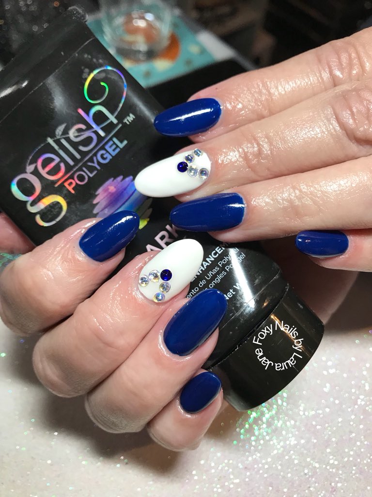 LauraJaneMitch's tweet photo. @Gelish @NailHarmonyUk BEFORE &amp; AFTER #polygel #gelishpolygel #gelish #squeezesliceroll #beforeandafter #polygelextensions #polygelnails #transformation #babyitsboldoutside #arcticfreeze #foxynailsbylaurajane #laurajanemitchell 💙 https://t.co/Ivv38WbMBi