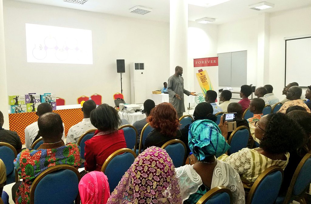 BuildersTeamF's tweet photo. Présentation:
《comment devenir Forever Business Owners》 #FBO chez @ForeverGlobalHQ par le Manager Issoufou Abdourafiou de la #BuildersTeam
@BGreatForever
#FLP
@ForeverFranceHQ https://t.co/fV0rCV0HzO