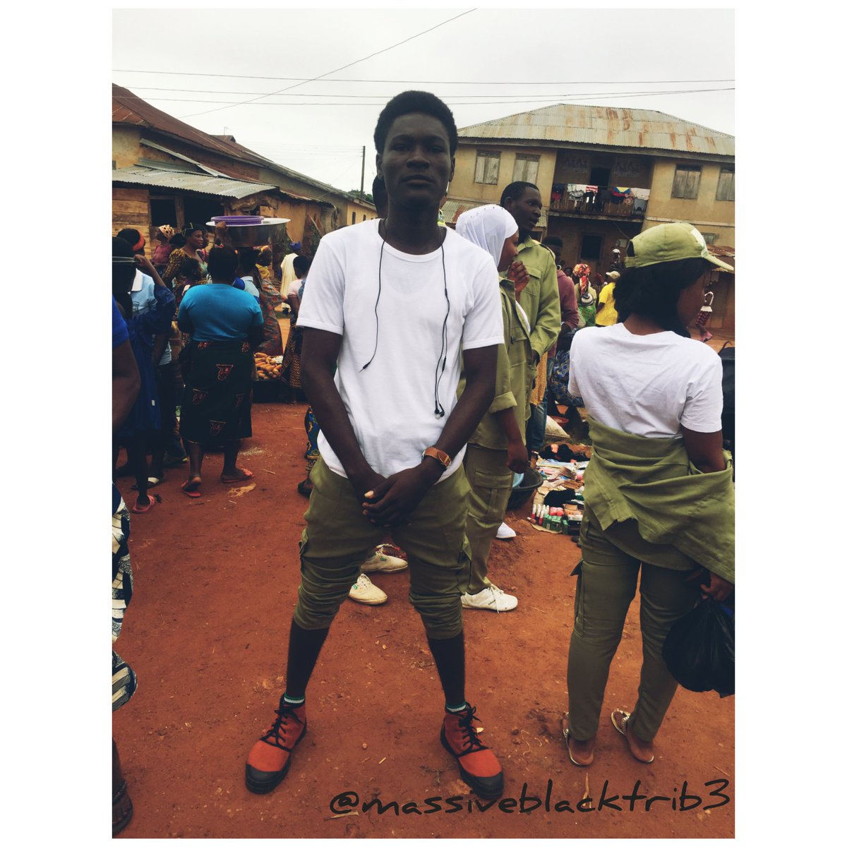 MBlacktrib3's tweet image. I wanted a city but NYSC wouldn't listen, I wanted to spend this one year within massive buildings but NYSC threw me behind massive bushes.

#ekiticorper