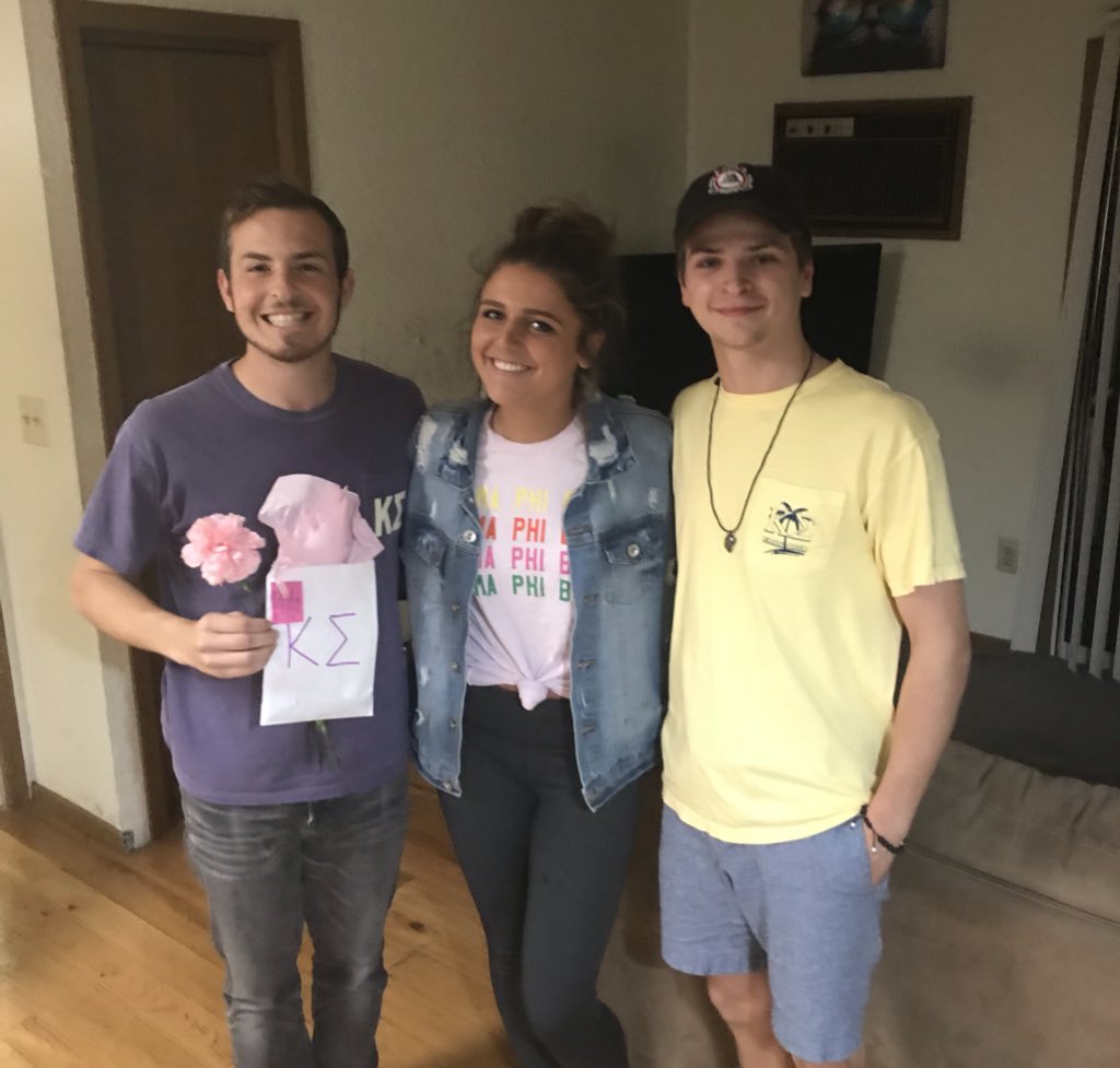 Loving all the Greek treats we’ve be getting this semester!🙏🏼😋 Thanks to @GammaPhiBetaGV for the delicious candy and flowers!