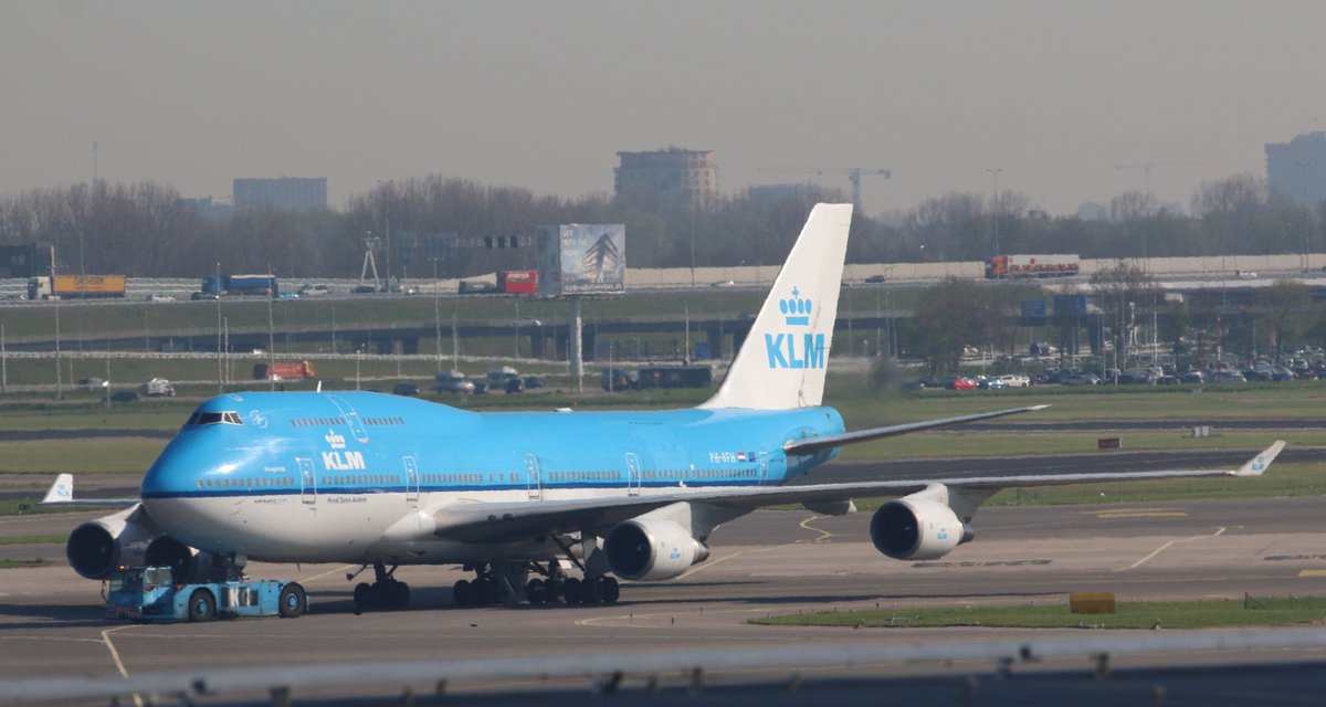 MT111tmd123's tweet photo. Happy birthday @KLM_UK !!!!
#KLMat99 https://t.co/F9xjsx70Av