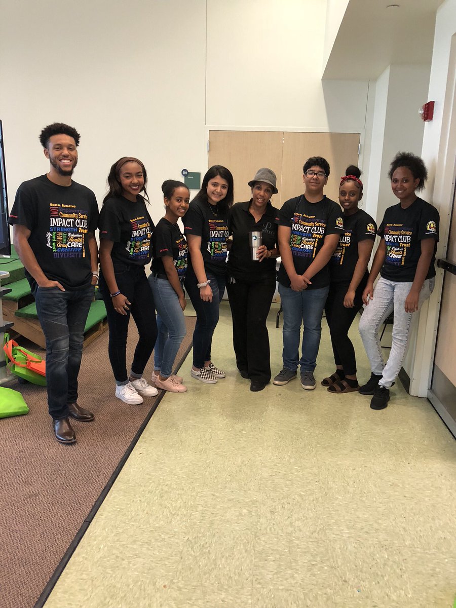 IMPACTClubBHS's tweet photo. Yesterday, the IMPACT Club volunteered at Community Appreciation Day hosted by Congresswoman Eddie Bernice Johnson where we got to meet some important figures in our community! https://t.co/e9RXTSXZ15