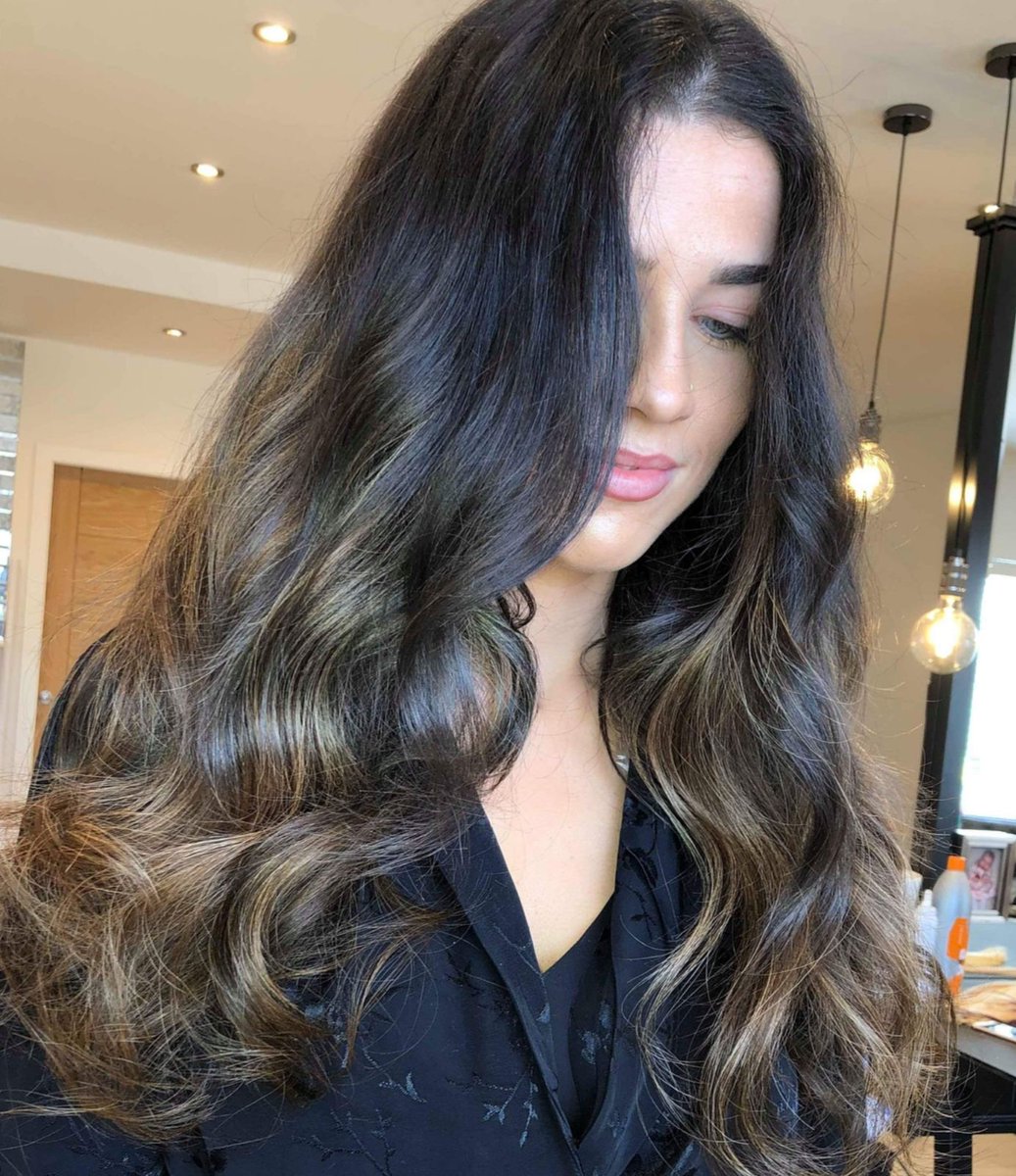 AngelRemyHair's tweet photo. Goallzzz 😍 😍  Fitted By @headkandyhair #uksleadingindianhairsupplier #01215026943salesline #amazingtradediscounts #hairstylist #hairgoals #hairextensions #hairstyles #hair #indianhair #kyliejenner #doubledrawn #weave #microrings #hairinspo #longhair #celebhair #hairextensionsuk https://t.co/R1mxYHplBK