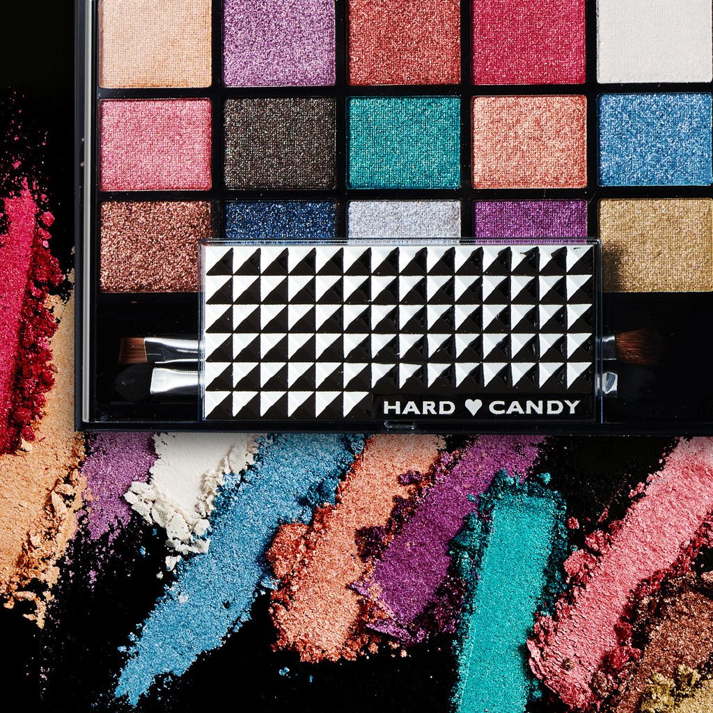 HardCandyLife's tweet image. Don&apos;t Dull My Shine!! ✨💫Look Pro Glitter Eyeshadow Palette in 15 highly pigmented glitter shades.
•
•
•
#hardcandylife #lookpro #glitter #eyeshadow #fallmakeup #fall #autumn #october #ilovemakeup #makeup #cosmetics #trend #fallmakeup #hardcandy