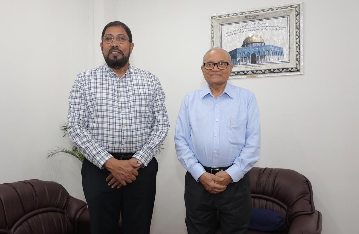 maumoonagayoom tweet picture