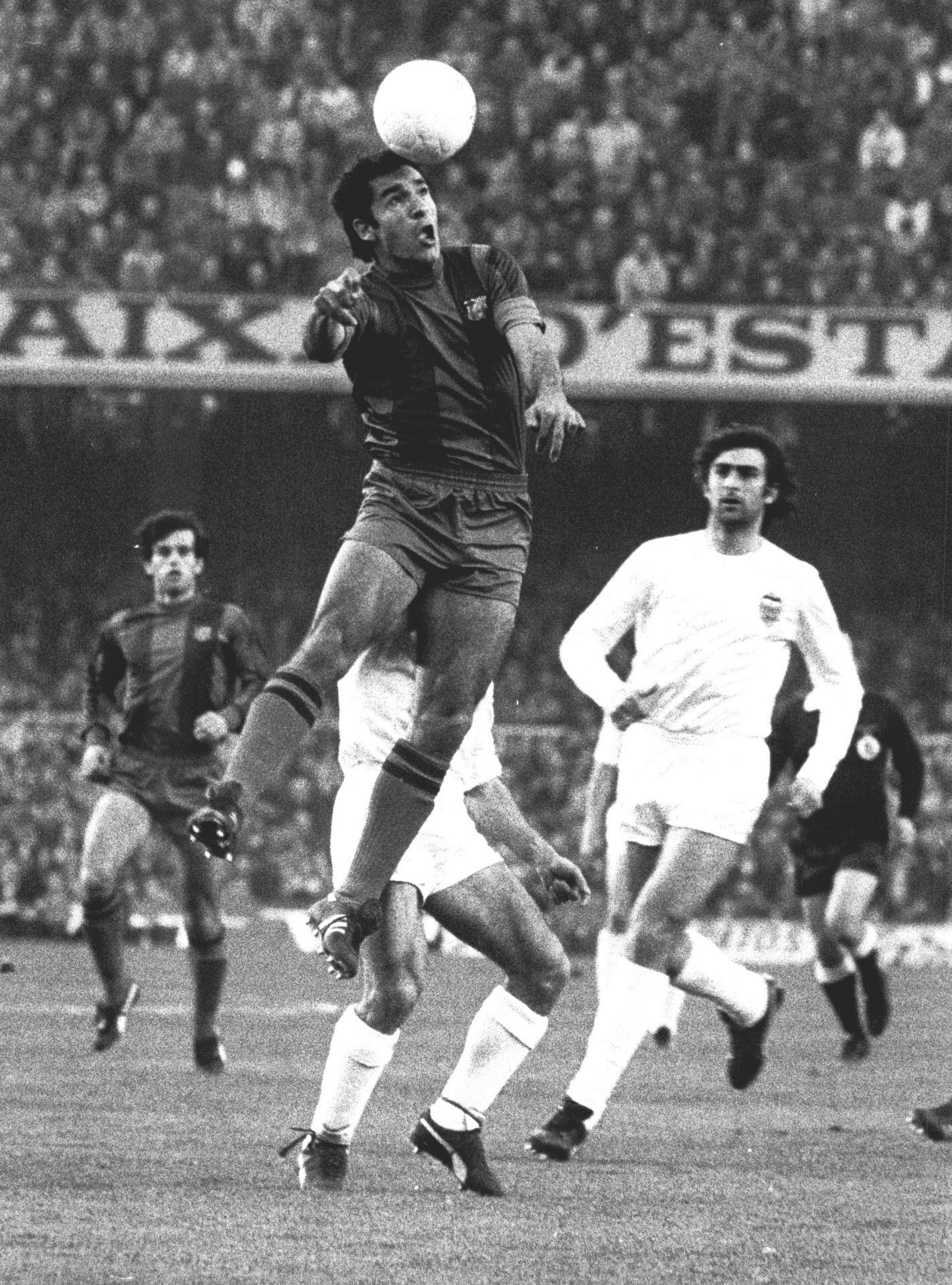 FOTOS HISTORICAS O CHULAS DE FUTBOL - Página 2 Do7J_rsXsAALejx