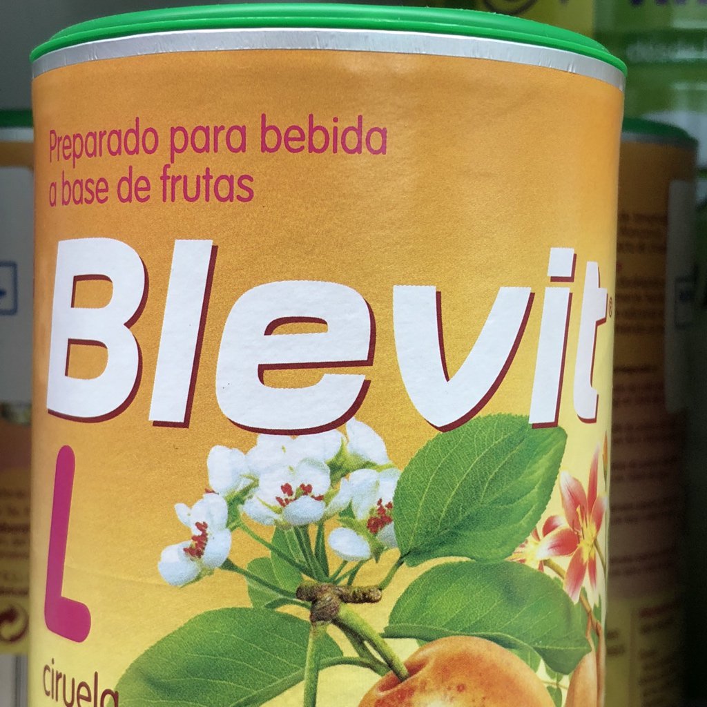 SinAzucarOrg's tweet photo. Blevit a base de frutas; para bebés desde 0 meses. 

Lo anuncian como “sin sacarosa”. 

Contiene el 81,2% de dextrosa, otra forma de denominar a la glucosa (azúcar de molécula simple). 

#NoCuela https://t.co/WZpg4vn0pV