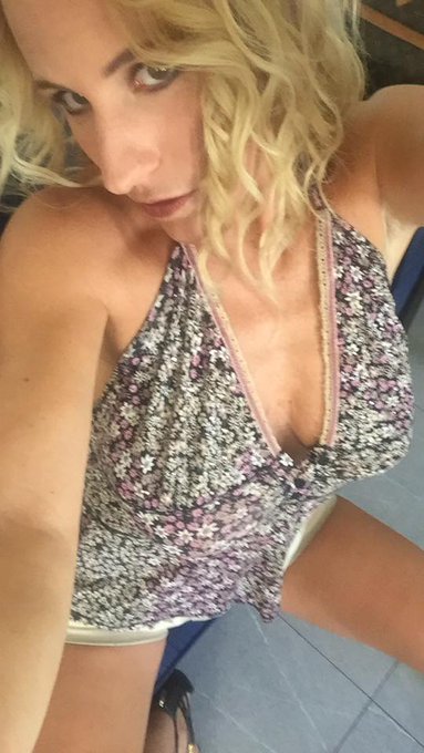 Questa sera sar&ograve; ospite di Massimo Giletti, Non &egrave; L&rsquo;Arena - LA7, dalle ore 24:00. ... e visto che con<a href="/tag/michelleferrari"class="tags"><span>#michelleferrari</span></a><a href="/tag/la7"class="tags"><span>#la7</span></a><a href="/tag/massimogiletti"class="tags"><span>#massimogiletti</span></a>