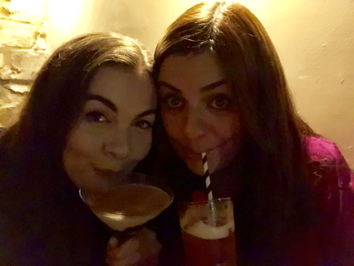 Jane_S_Kitchen's tweet photo. Just back from a flipping fantastic girls weekend in the beautiful Edinburgh 👌🤣🥂💃🏻 #bestones #goodforthesoul #sunshineee https://t.co/YLms1iSLRk