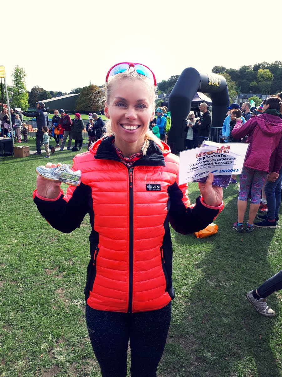 sara_eames_'s tweet photo. 2nd female at sheffield TenTenTen 10k today. Luuurve the shoe trophy!
@UKRunChat @Sheffieldis @KilpiUk https://t.co/lO1MsWoMEO