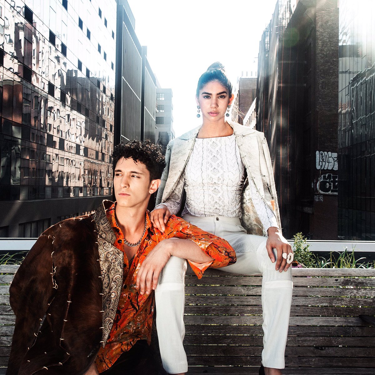 _ACIDNYC_COM's tweet photo. ULTIMATE COUPLE LOOK
Model @realmeladonna @youknowap 
Photographer @kritibisaria 
Styling @aliceyimnewyork https://t.co/0Kv746lwZi