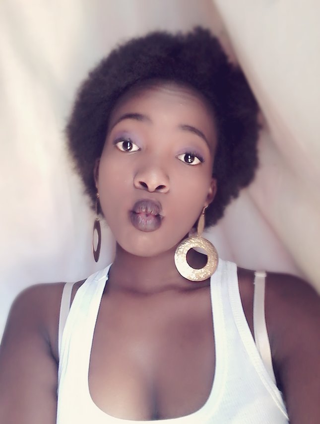 rose_pineapple's tweet photo. Afro chick.😍💅 https://t.co/q0Xv6yTPWJ