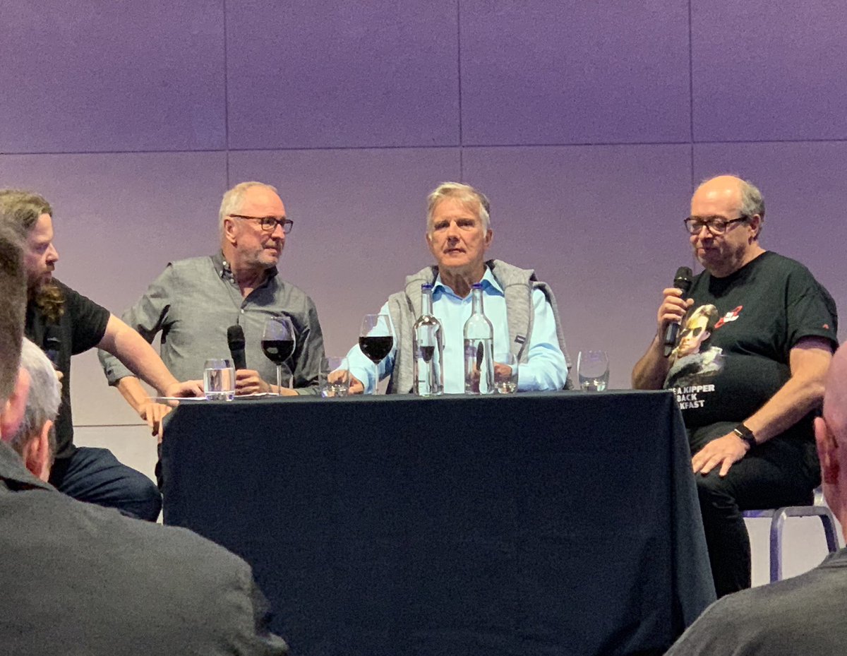 Spellbounddeb's tweet photo. Time for an amazing panel with a promised narration to an episode for Q&A tonight with #robgrant #pauljackson & #edbye #djxx #reddwarf https://t.co/Atcy9zQSPC