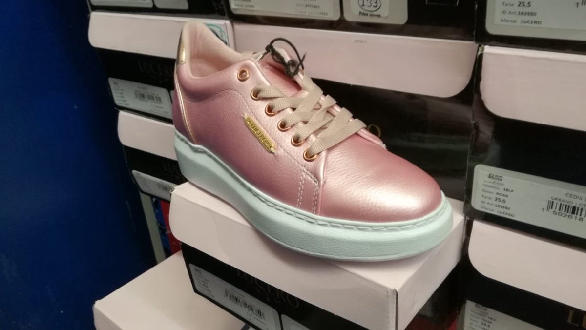 LuceroMexico's tweet photo. Mireeeeen!!! Ya los pueden encontrar! Zapatos #Lucero , mi nueva línea para ti!! https://t.co/xiCYtnKijH