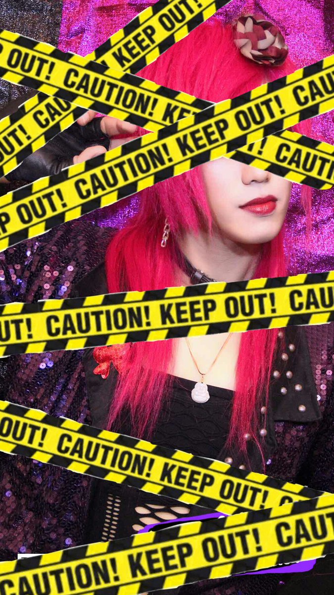 I will upload an interview soon! 
Can you guess who this will be? 
Hint:first letter of the band is H

私はすぐにインタビューをアップロードします！
この人は誰だと思いますか？
ヒント:バンドの最初の文字はHです