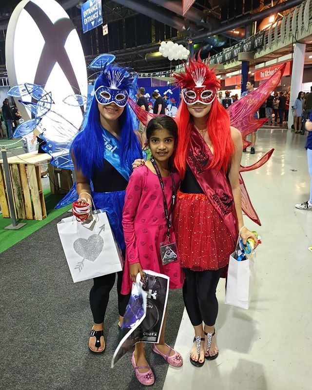 araijain's tweet photo. Keisha found her Blue and Red #Fairies @rageExpo #rAgeExpo2018 #RedDragon #Ballistix #Raidmax #Antec #Crucial #RageFamilyFun #TheLifesWay #Photoyatra @SamsungSA @samsungmobilesa #GalaxyNote9 #Gamechanger #DoBiggerThings #shotwithmygalaxy #Johannesburg #SouthAfrica #walkingwi… https://t.co/INQFuvbIBp