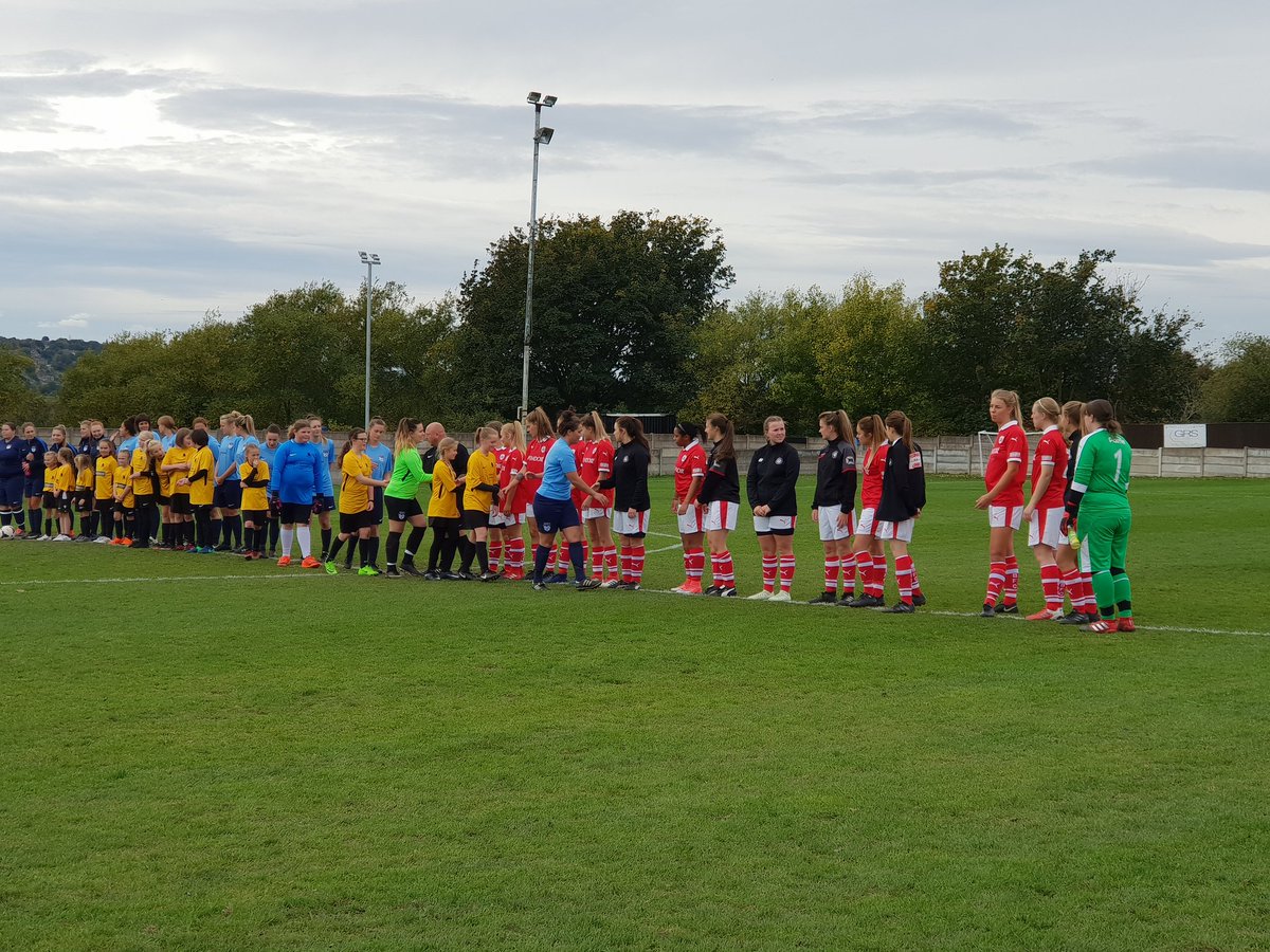 bishbosh77's tweet photo. So the @Premdor @BFCLadies Devs took Ossett Utd all the way but ultimately fell to a single goal. Devs should have had a penalty but luck wasn't there today. Proud of them all. 110% from every player 👏👏👏🔴⚪ #RedDevs #barnsleyisbrill https://t.co/v3n6nxFiVY