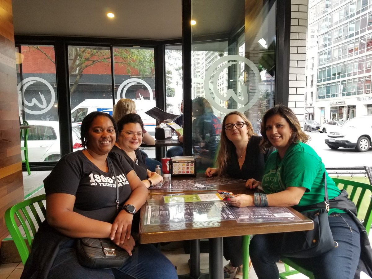 AriesErin's tweet photo. @specialpatti #HanginTough30th #BHTakeover #BHAdventures @DonnieWahlberg we are in the house! @Wahlburgers #WahlUES https://t.co/IbkIKU93ce