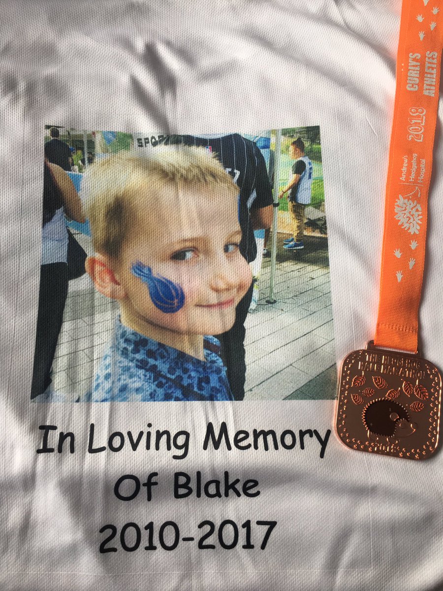 DawnSG2010's tweet photo. PB for me today at #HedgehogHalfMarathon  knocked 5 mins off my previous time using the jeffing technique. Suited!!  Very honoured to have run this race for @BecauseofBlake  #UKRunChat #NHS1000miles https://t.co/RJaNtxijUc