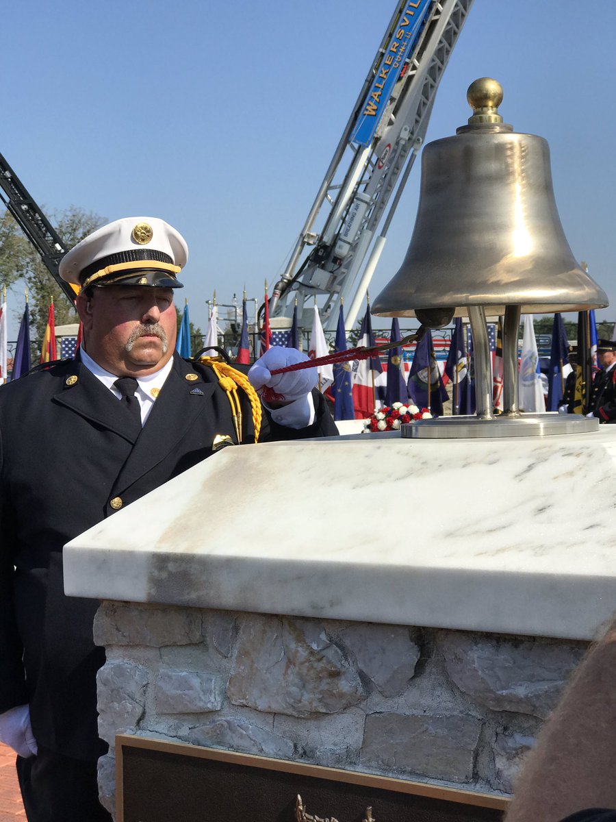 LCFR_HG's tweet photo. The final tolling of the bell, 5-5-5, closed the NFFF Memorial ceremony. Please keep the families of our 103 Fallen Firefighters, and all of the returning Fire Hero families of years past in your prayers. @LCFR_HG was honored to assist. #FireHero2018 @Tobia698 https://t.co/wx2bg8zxLu