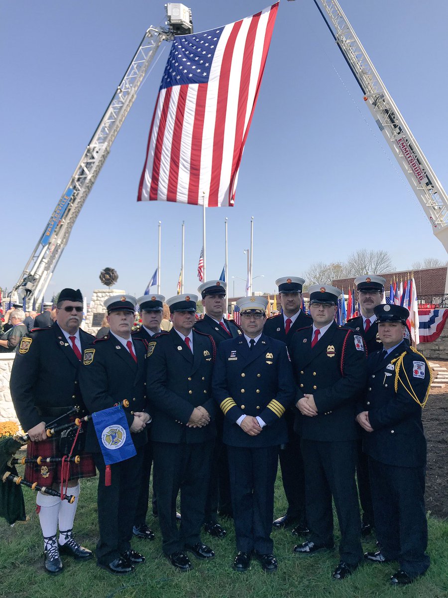LCFR_HG's tweet photo. The final tolling of the bell, 5-5-5, closed the NFFF Memorial ceremony. Please keep the families of our 103 Fallen Firefighters, and all of the returning Fire Hero families of years past in your prayers. @LCFR_HG was honored to assist. #FireHero2018 @Tobia698 https://t.co/wx2bg8zxLu