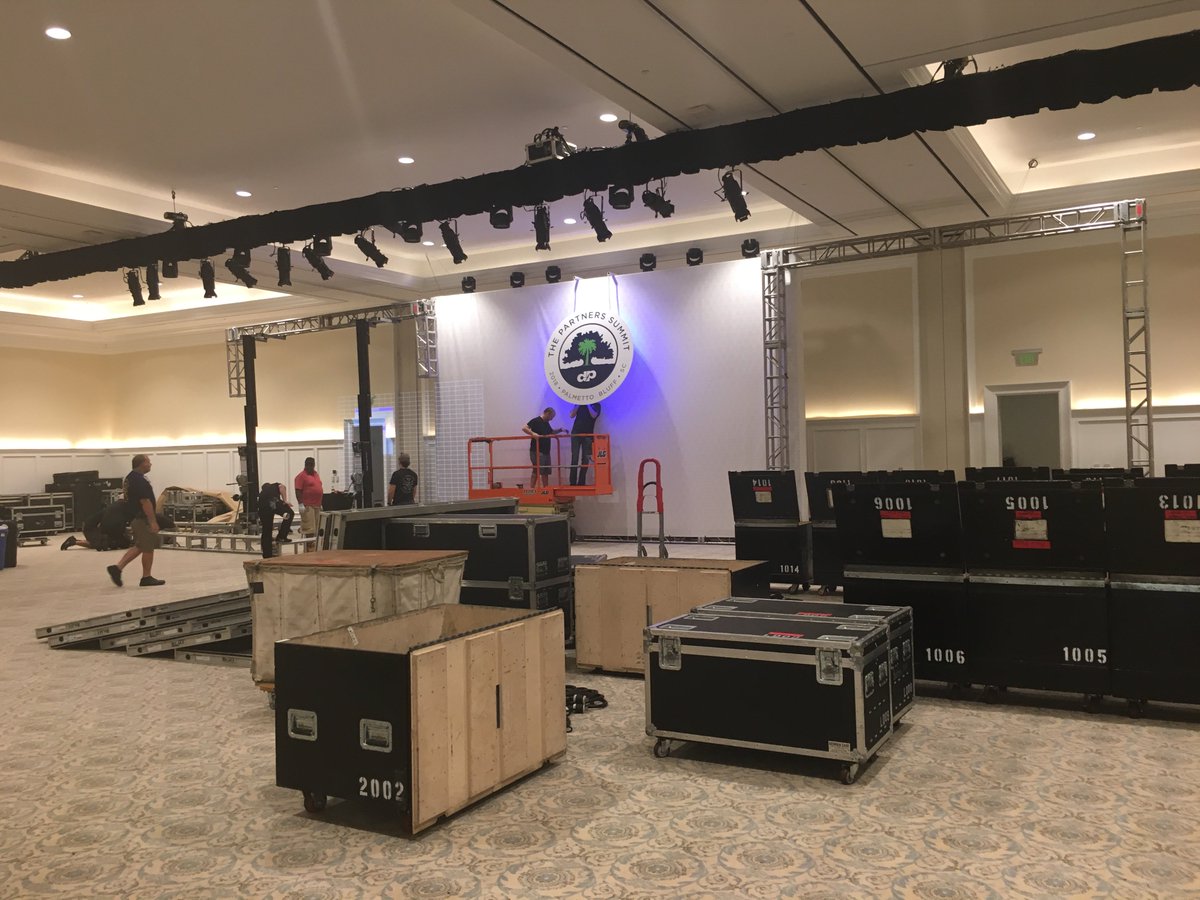 DynastyFP's tweet photo. Getting ready to kick off the 2018 Dynasty Partners Summit! https://t.co/JzIVKNSfiJ
