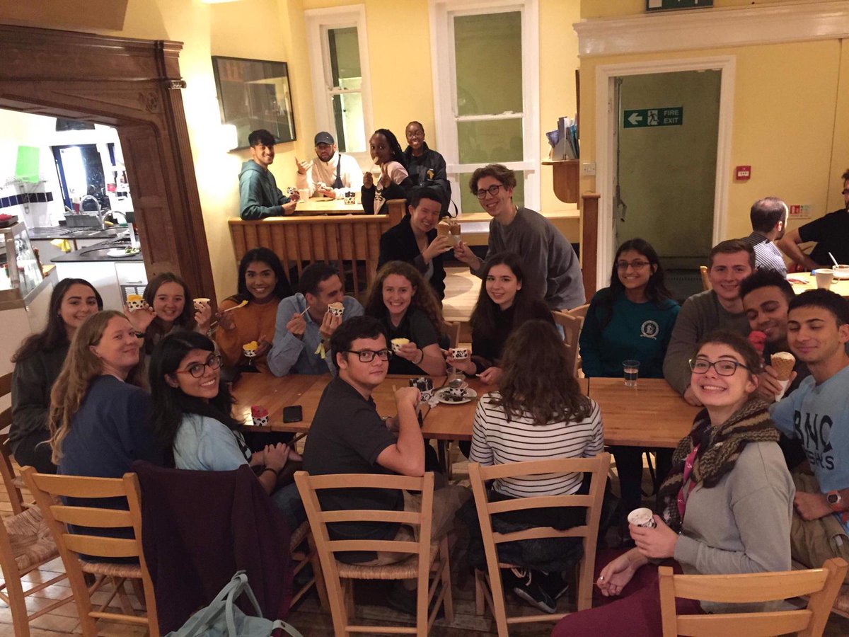 BrasenoseNews's tweet photo. Freshers week draws to a close at Brasenose College. We hope all newcomers had a fabulous week. Thanks to our existing students for welcoming them so wonderfully. Photo shows an expedition to the local ice cream parlour this weekend @GDCafe @bncjcr https://t.co/7kbH2hzOGl