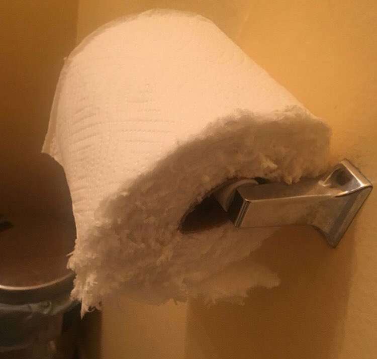 MidgeSmitty's tweet photo. My dad’s ghetto ass won’t buy toilet paper but he can do this with paper towels https://t.co/iSPDiybDmi