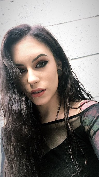 Shooting today 🤗 https://t.co/xlotrgrJhM