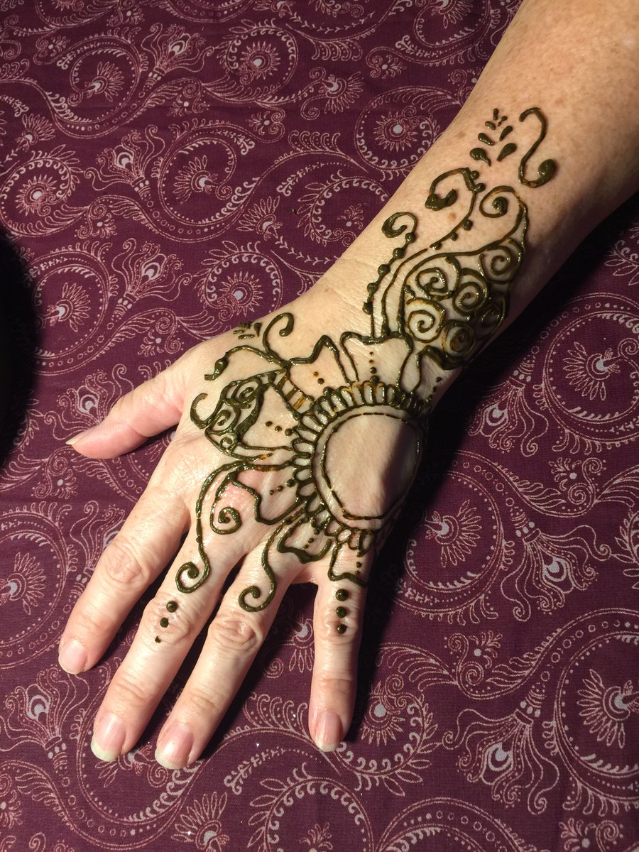 BubbleNSqueaker's tweet photo. Henna Designs at CukoRakko!
#birminghamhenna #bubbleandsqueak #cukorakko #henna #festivalhenna https://t.co/g7abHqcHvQ
