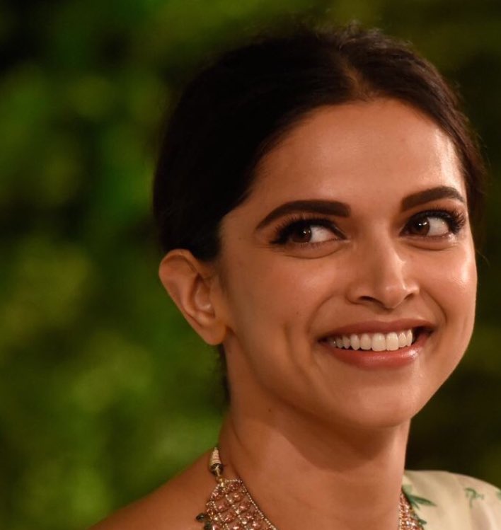 deepikapaddicts's tweet photo. Ufff.... #HTLeadershipSummit https://t.co/HImaVf3wK4