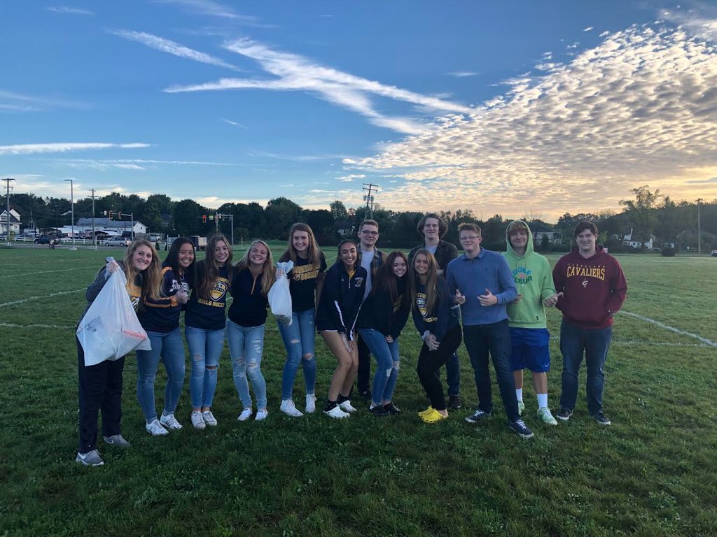 StreetsboroHS's tweet photo. SHS Student Leadership Team picking up trash and beautifying the grounds around the building. Very proud of these kids. This represents who we are and what we are about. #theBOROway https://t.co/SHIYhLMHK6