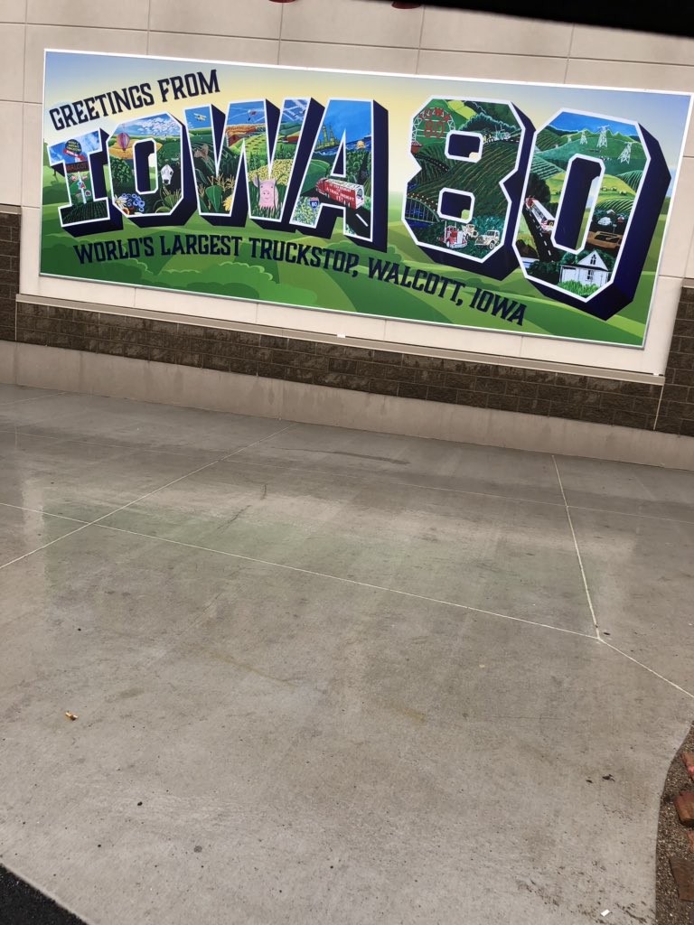 UNLSomusic's tweet photo. Our lunch stop #cmb2madison https://t.co/vhQRPD3H68