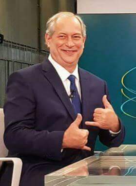 oliveira_451's tweet photo. Galera não desistam, vamos virar e passar do bozo. O bem sempre vence o mal.#ViraViraClR0 https://t.co/tAmLou20jS