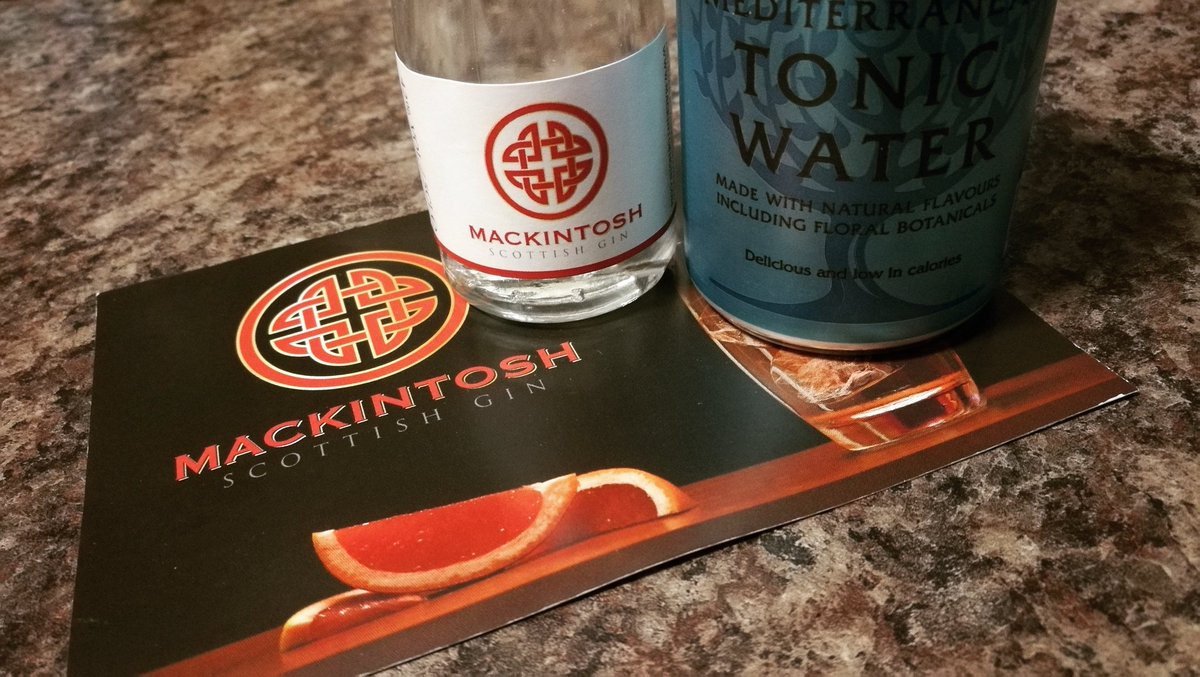 Thanks @mackintoshgin for the wee sample! Absolute loved it!! Cheers Guys 👍💪🙏🤘👏❤
.
.
.
#ginandtonic #localgin #friends #amazingflavour #sundaynighttreat #dayofftomorrow #woopwoop #drinkscottish #newtothemarket