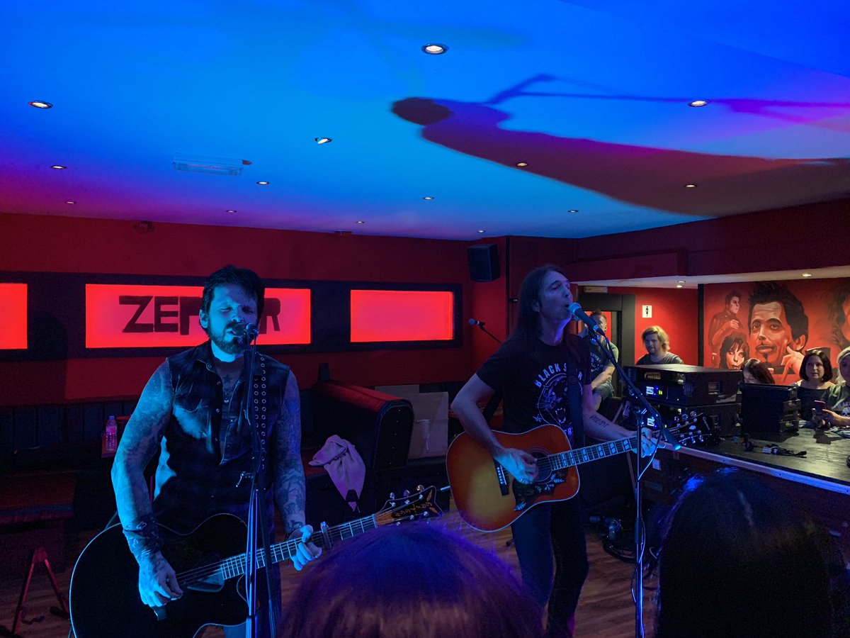 Brilliant night at <a href="/Zephyr_BarUK/">Zephyr</a>. <a href="/rickywarwick/">RICKY WARWICK 🍀</a> &amp; <a href="/DamonJOfficial/">Damon Johnson</a> were bloody awesome 🎸🤘