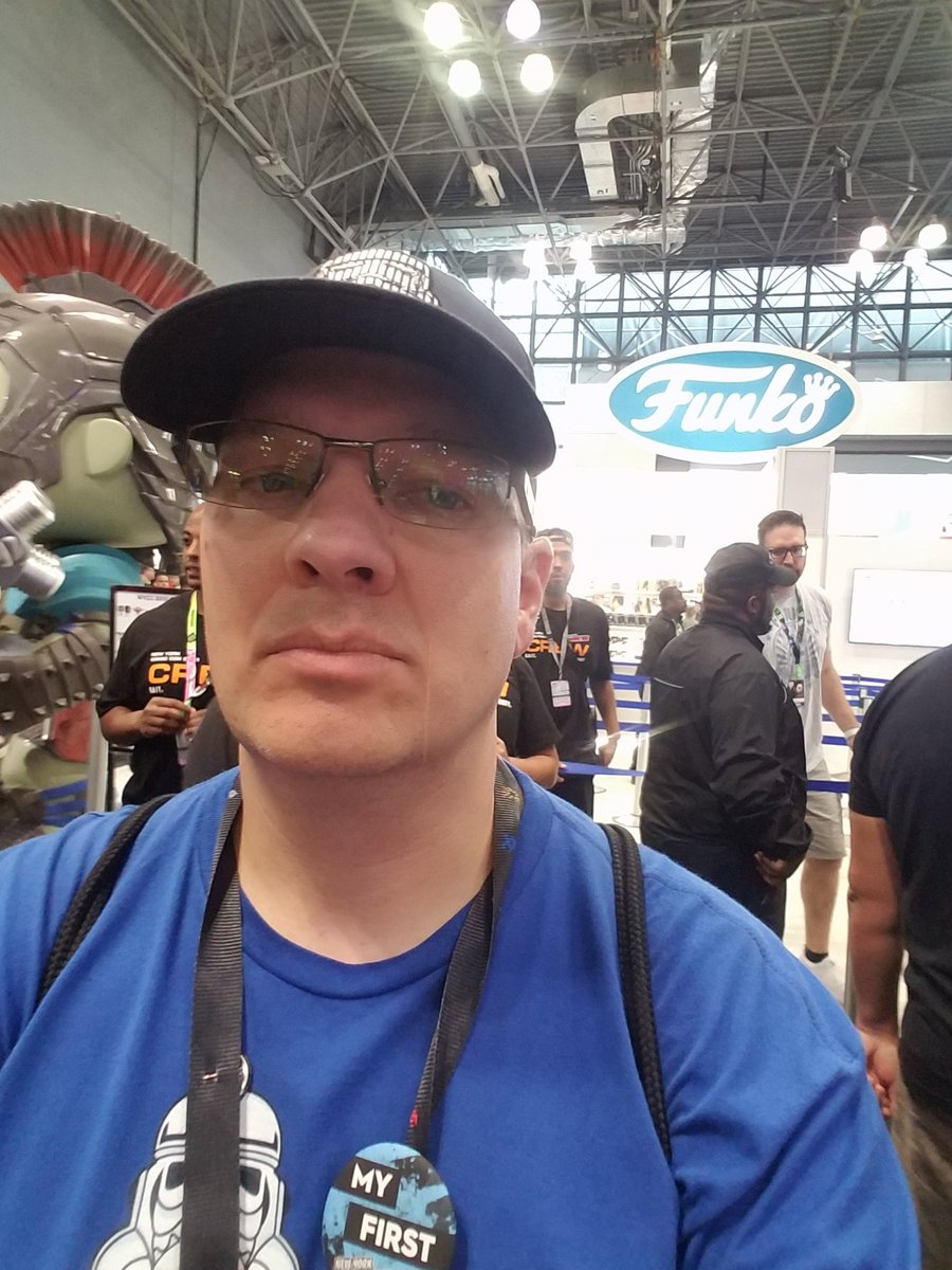 davezilko's tweet photo. Funko = ComicCon fail https://t.co/4M8RrDMVbz