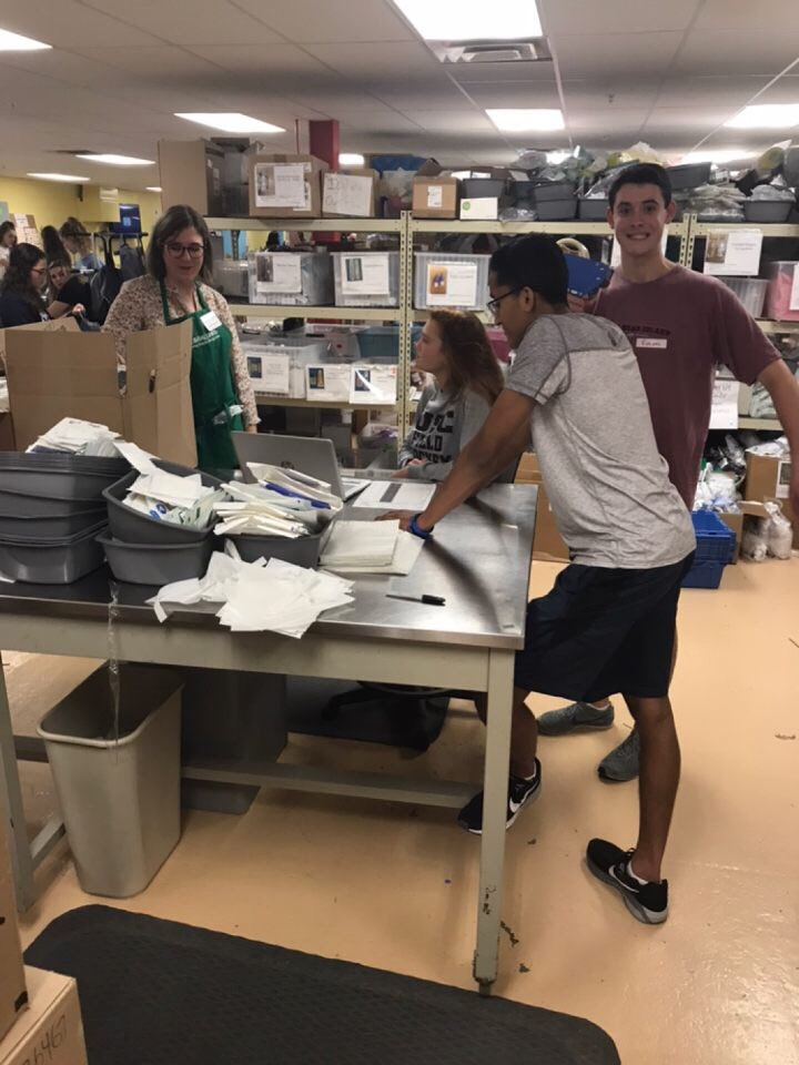 KHK_USC's tweet photo. Great first Global Links visit of the year !! Thanks to everyone who volunteered yesterday ! Keep up the good work KHKers 😃 https://t.co/eovW4wkA5G