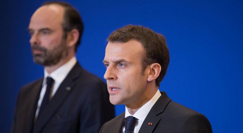 GauthierBouchet's tweet photo. https://t.co/skH4G9Pvhs Quelques conjectures personnelles sur le #remaniement futur du #Gouvernement, qui devrait intervenir en début de semaine prochaine. Après avoir puisé à droite, dans la société civile et au #MoDem, pourquoi pas débaucher ce qui reste du Parti #socialiste ? https://t.co/Lur09PFPU7