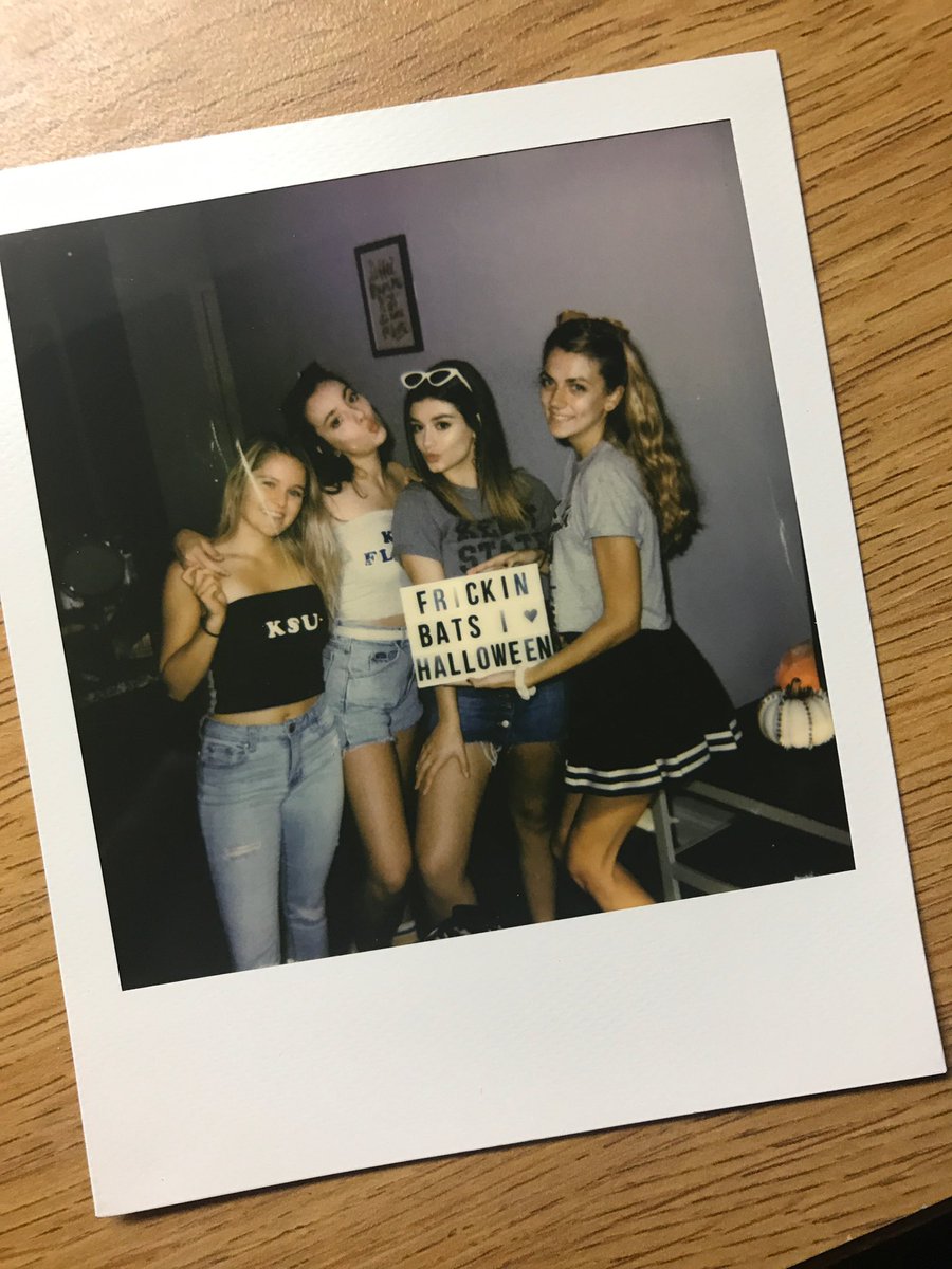 sydfrost's tweet photo. Hoco round 2 with my fav people! 💛💙 #100yearsofhomecoming #kentstate https://t.co/l7L6yYiTvb