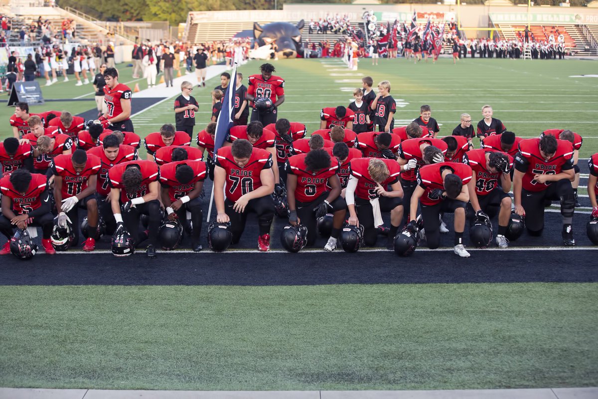 Jason__treese's tweet photo. Some of y’all might not understand why we put so much time and effort into football, but I can honestly tell you these guys are the only reason I need. Knowing that you have a group of guys that trust and believe in you isn’t something you can find anywhere. https://t.co/isnEGc8TES
